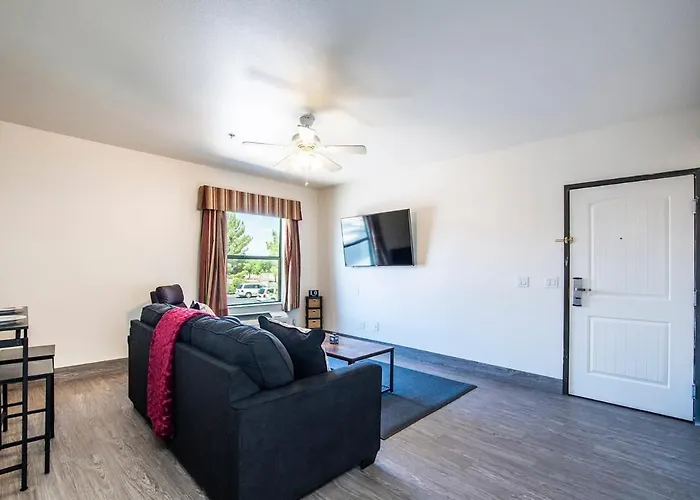 Vistas 202- Modern 1bd Great Location Sierra Vista